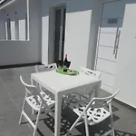 High View Gardens 4*