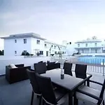 Apart-hotel High View Gardens