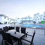 High View Gardens 4*