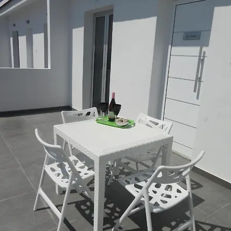High View Gardens 4*