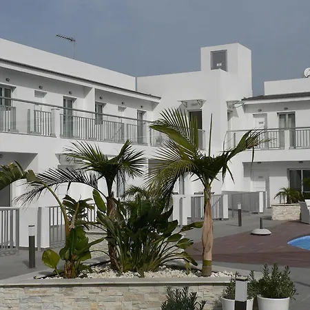Апарт-отель High View Gardens 4*