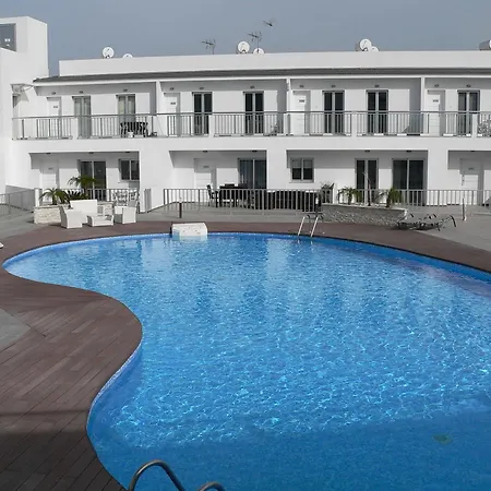 High View Gardens 4*