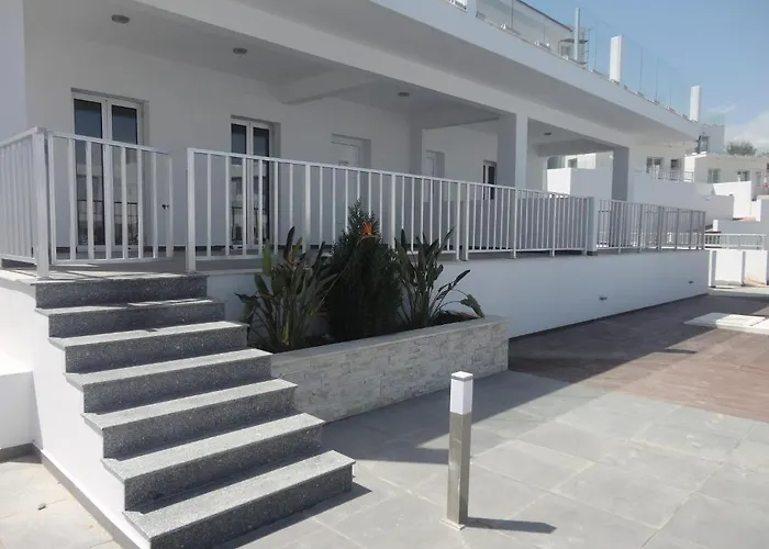 High View Gardens 4* Mazotos