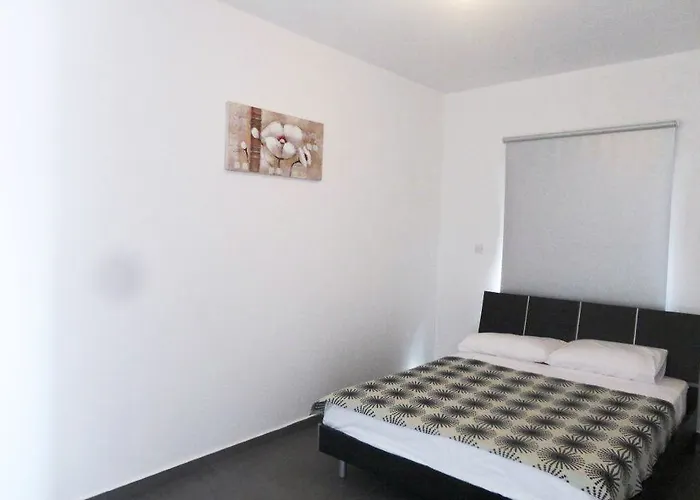 High View Gardens Aparthotel Mazotos