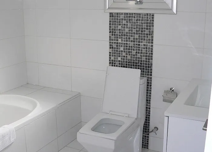 High View Gardens 4*