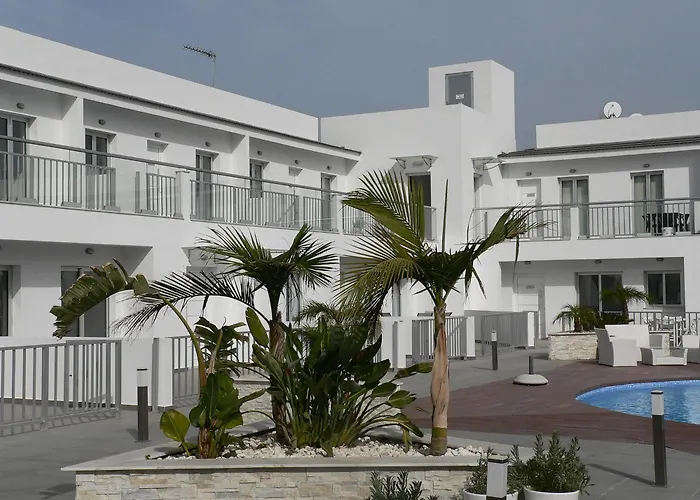 Aparthotel High View Gardens 4*