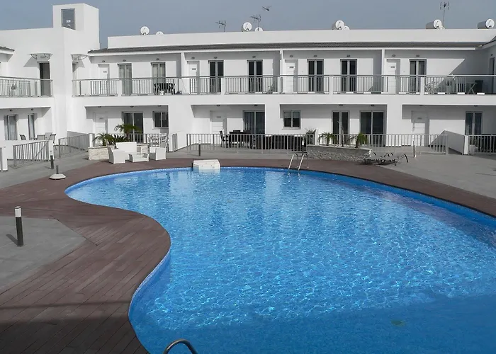 High View Gardens 4*